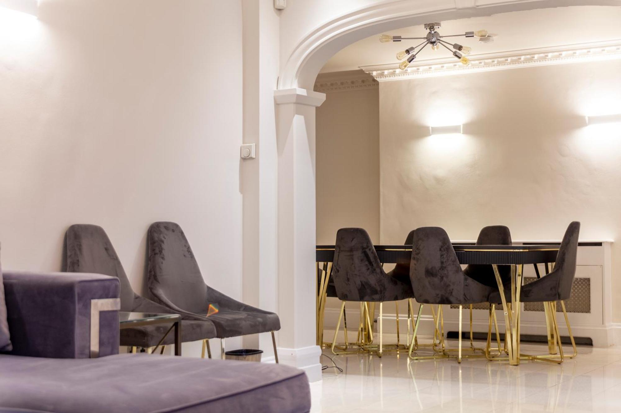 Apartament Astounding 3br Flat, 5 Min To Hyde Park *