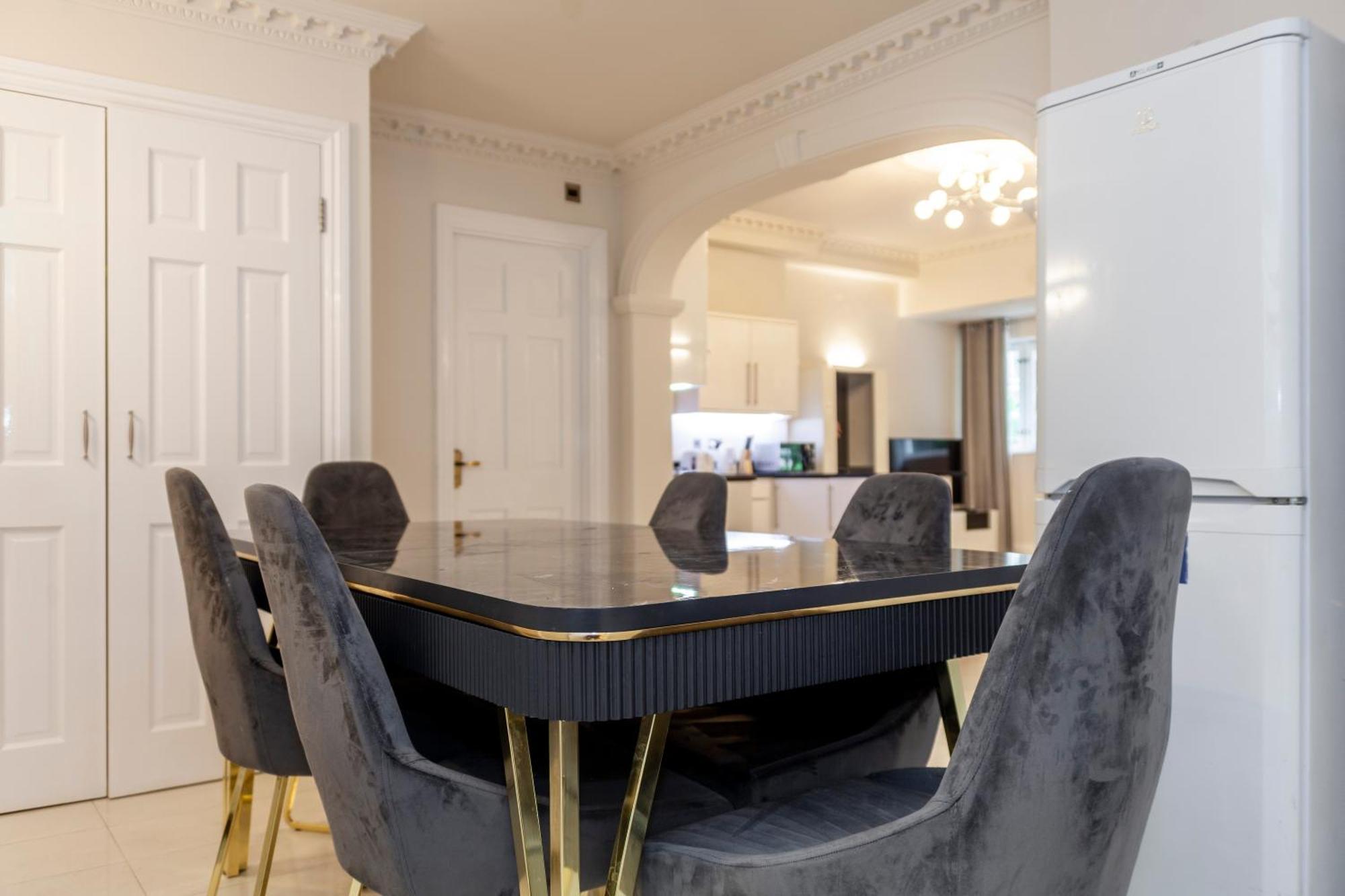 Astounding 3br Flat, 5 Min To Hyde Park Londra